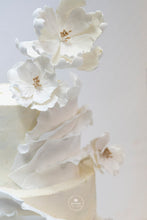 Load image into Gallery viewer, Fondant Frills Wedding Cake