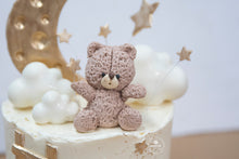 Load image into Gallery viewer, Teddy Bear &amp; Balloons Cake
