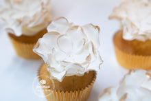 Load image into Gallery viewer, Sugar Floral Cupcakes
